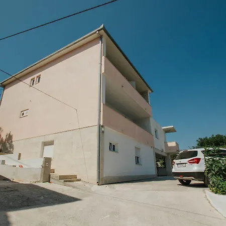 Διαμέρισμα Dome Τρογκίρ