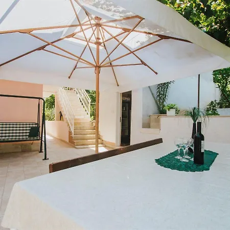 Dome شقة تروغير